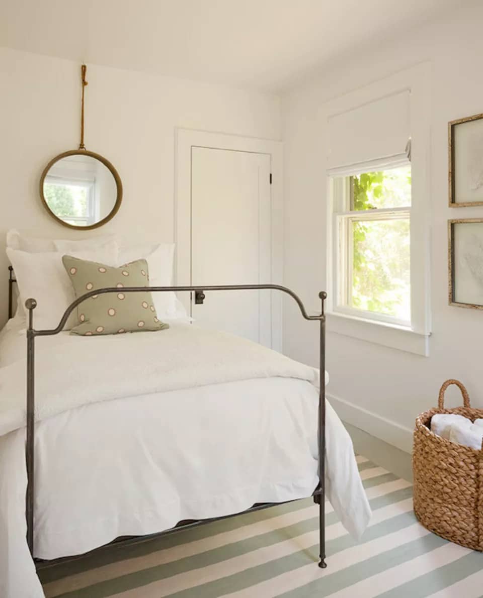 farmhouse bedroom simple decor