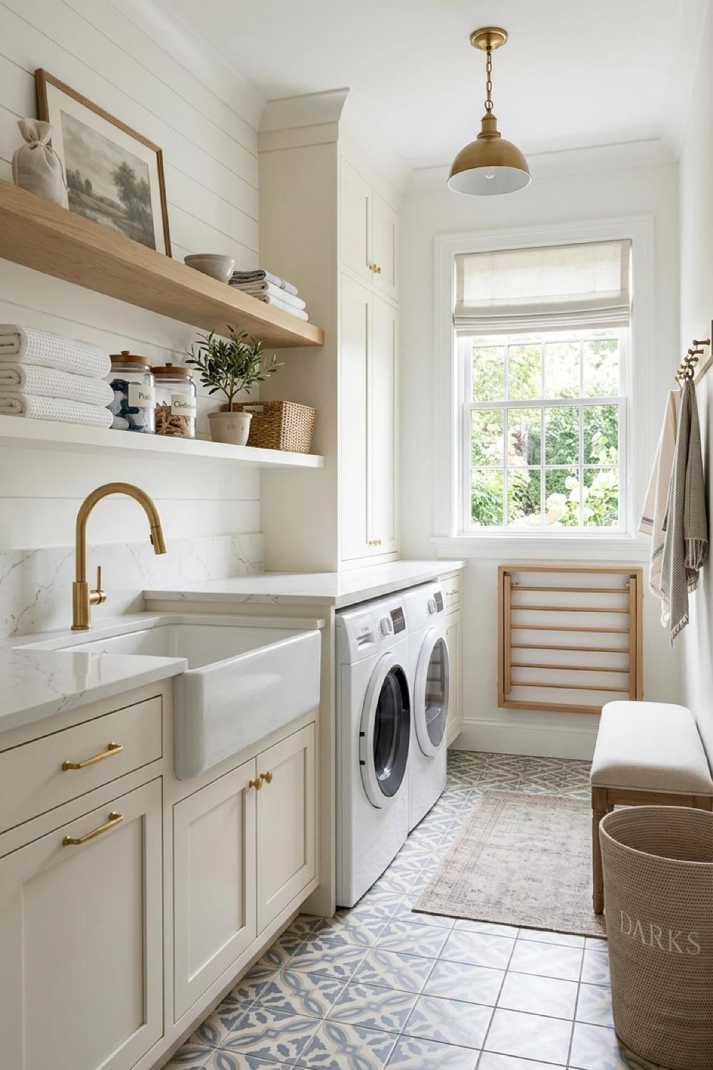22-elegant-laundry-room-ideas-to-transform-your-daily-routine-transitional-cream-cabinetry-and-woven-textures.webp