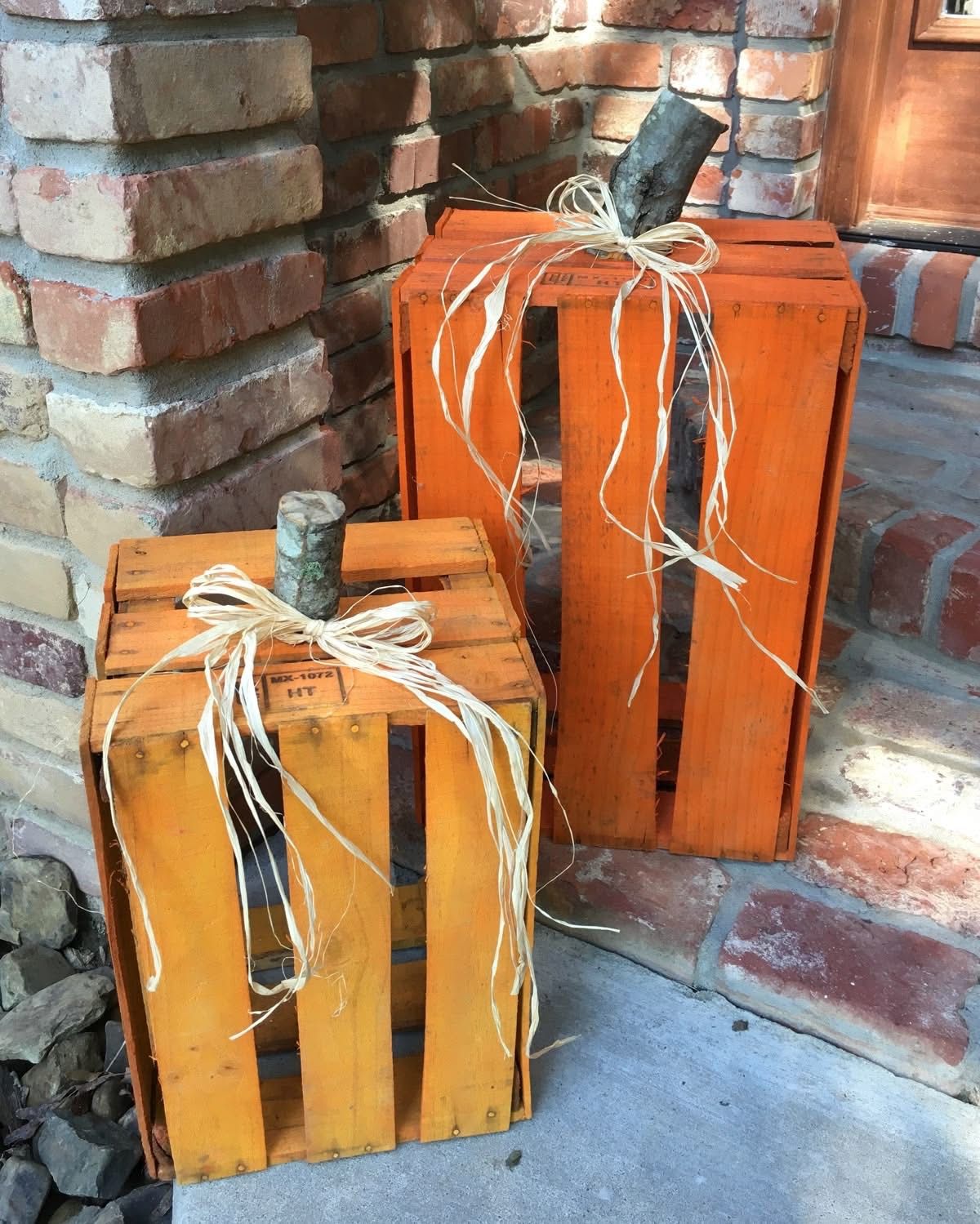 20 Affordable Fall Porch Decor Hacks You Can Make This Weekend! - 4. Upcycled Fall Signage 1